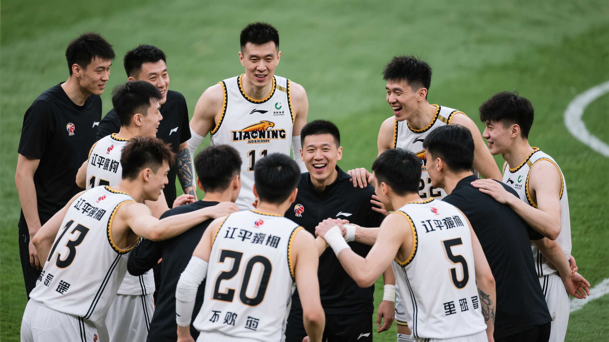更奠定了俱